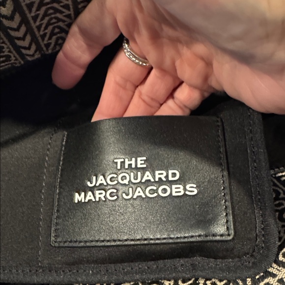 Marc Jacobs Monochrome Textured Tote - Picture 4 of 7